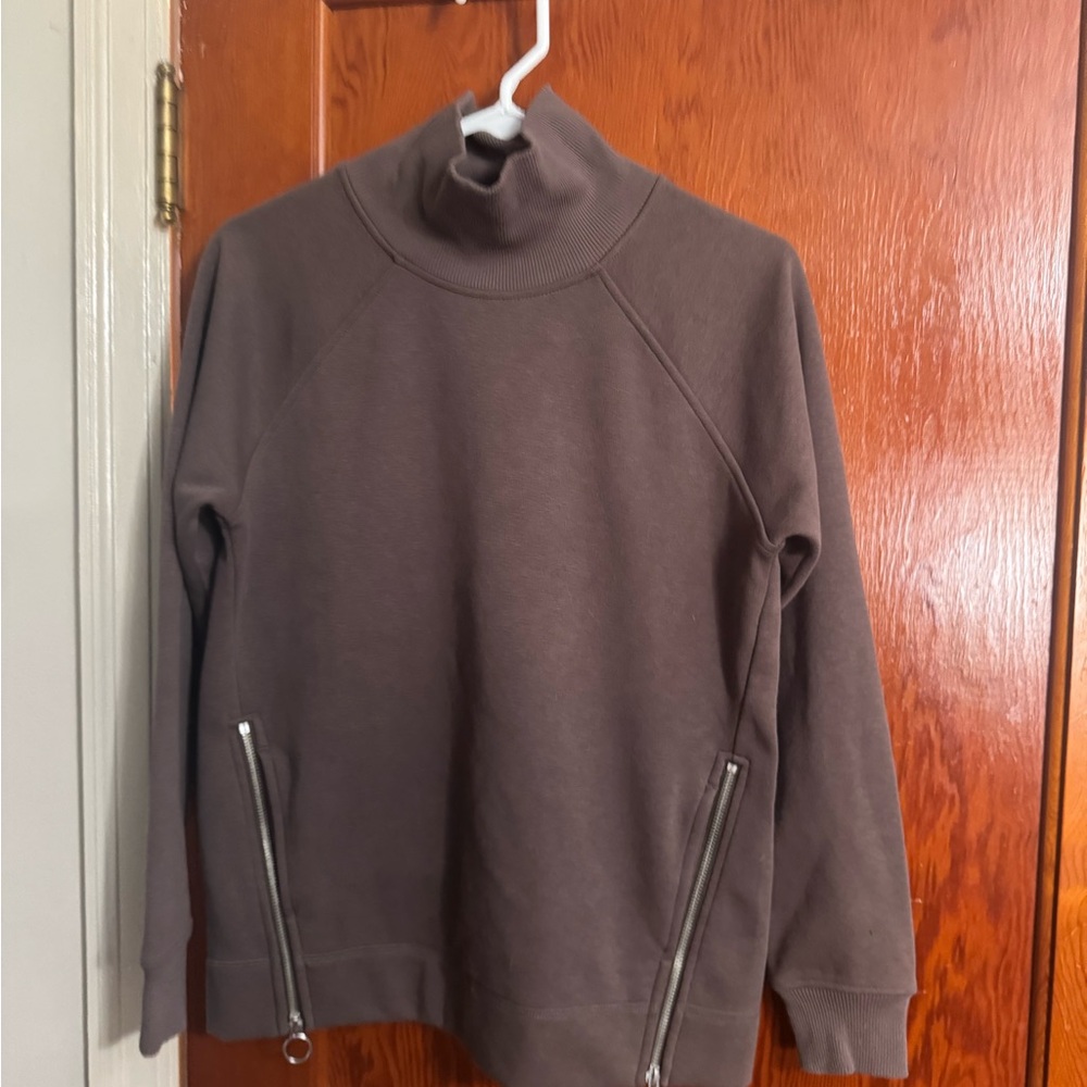 Athleta Women’s Brown Gray Turtleneck Sweatshirt with Zip Pockets